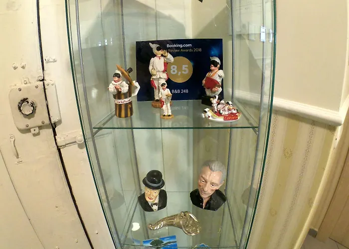 לינה וארוחת בוקר 248