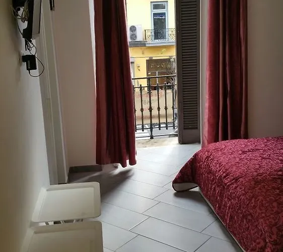 248 לינה וארוחת בוקר 3*