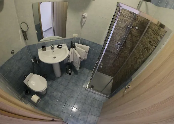 לינה וארוחת בוקר 248