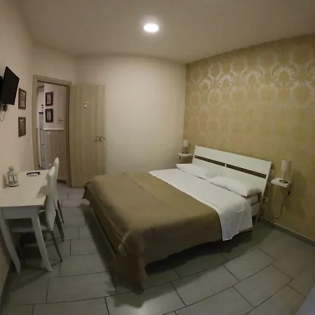 248 Bed & Breakfast Neapol