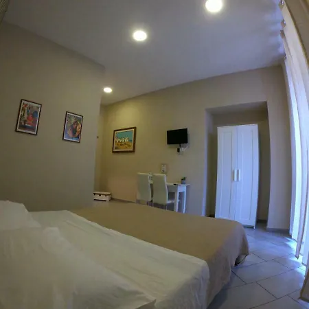 248 Bed and Breakfast Νάπολη